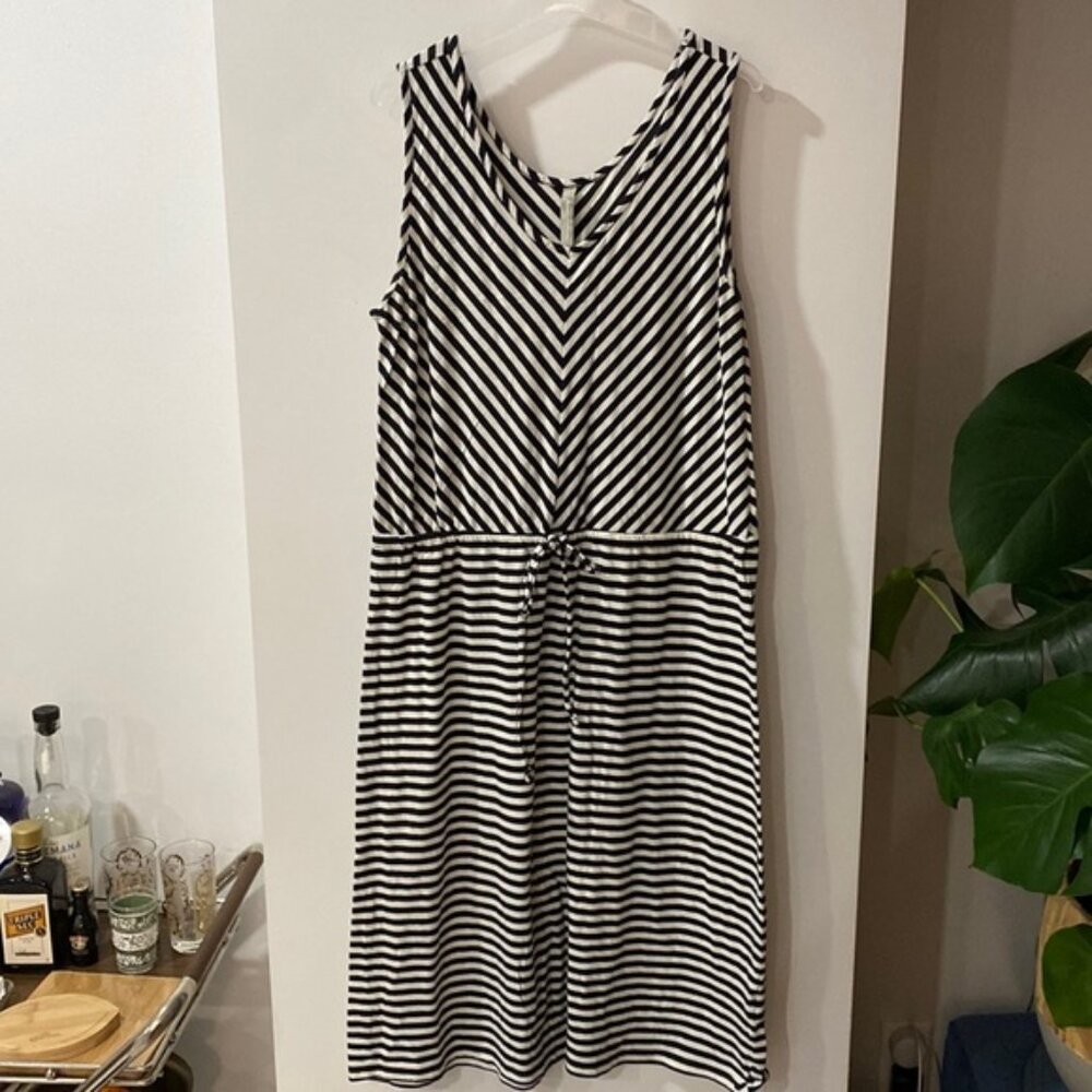 HANNA ANDERSSON black white stripe stretch chevron dress tie waist s